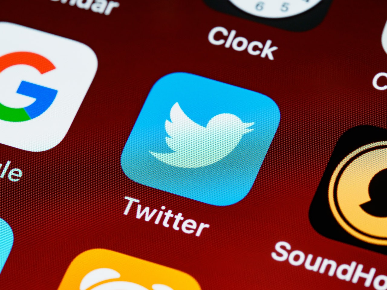 10 Essential Twitter Tools and Services